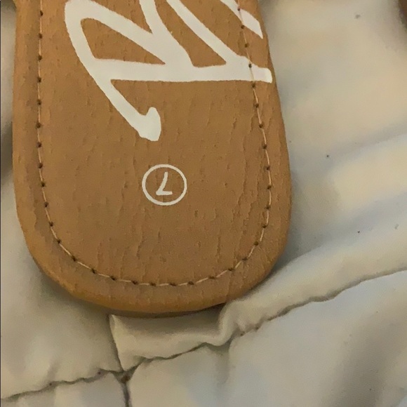 7 Tropical jeweled sandals - Picture 4 of 4